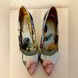 Ted Baker romantic watercolor floral prints! Loved with lots of life left.